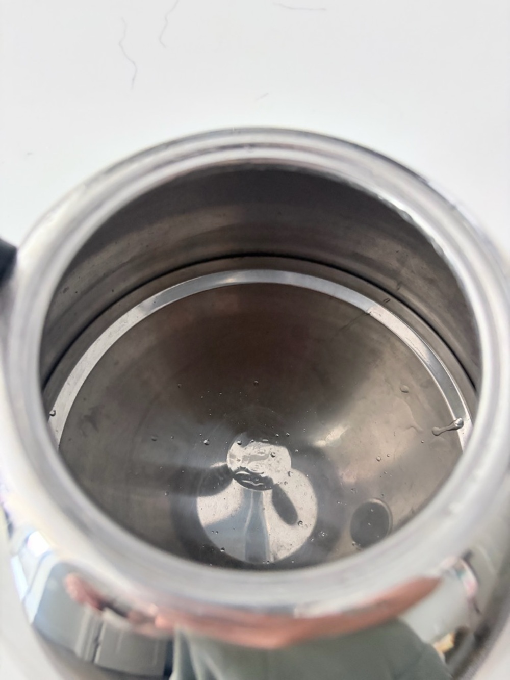 Stainless Steel Whistling Tea Kettle with Black Handle - Picture 6 of 6